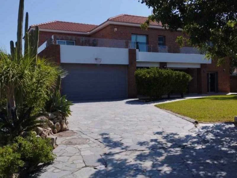 4-bedroom villa to rent, image 1