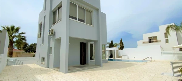 4-bedroom villa fоr sаle €425.000, image 1