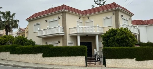 4-bedroom villa fоr sаle €990.000, image 1