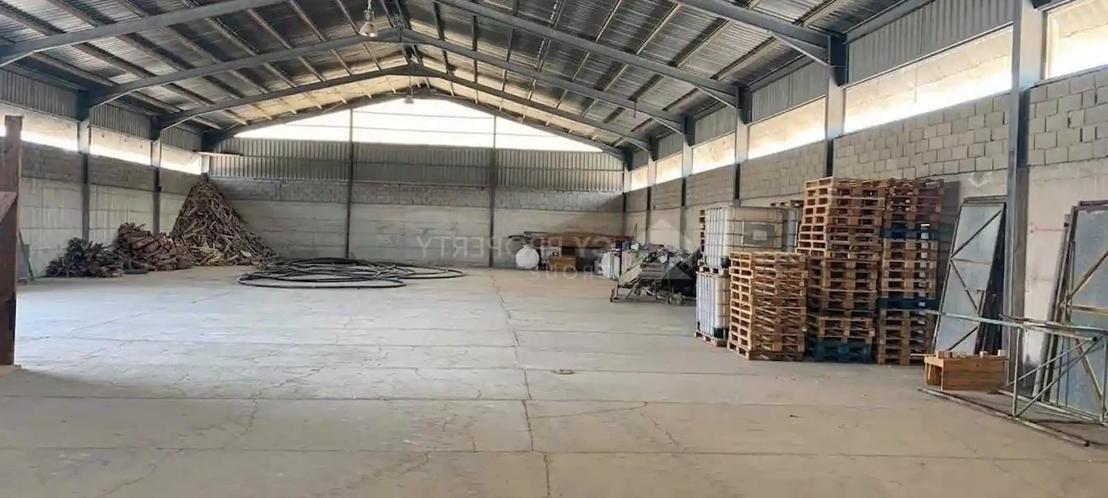 Warehouse in alethriko, image 1