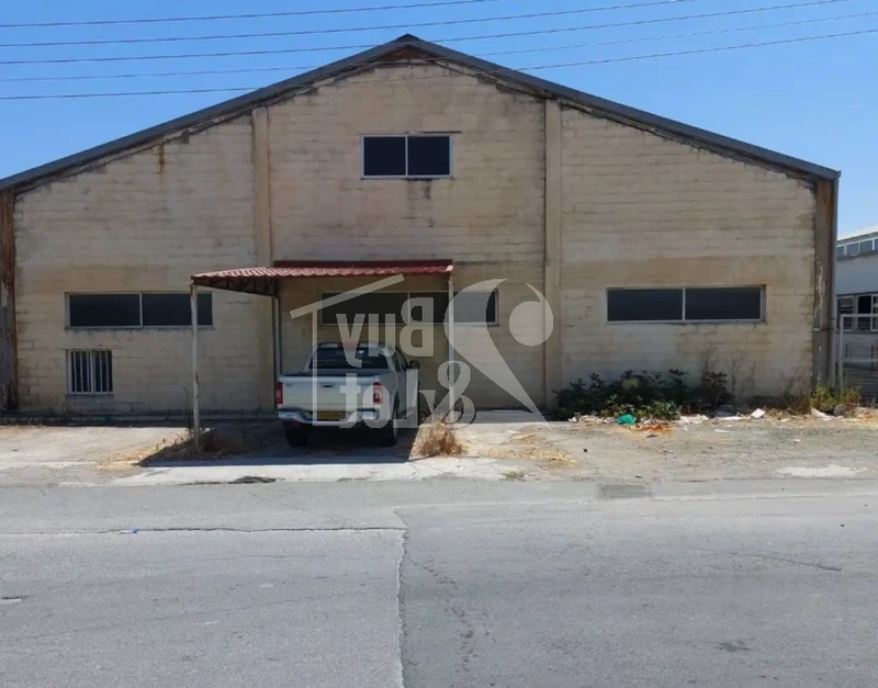 Industrial warehouse with offices, image 1