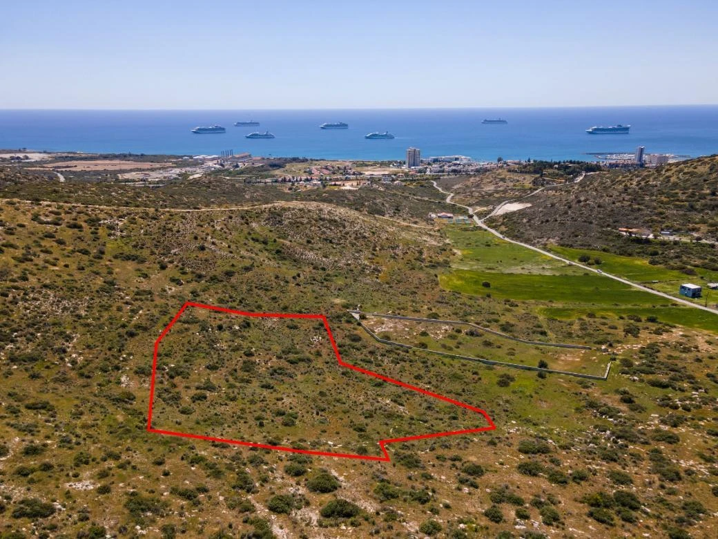 Agricultural field in Pyrgos Limassol, image 1