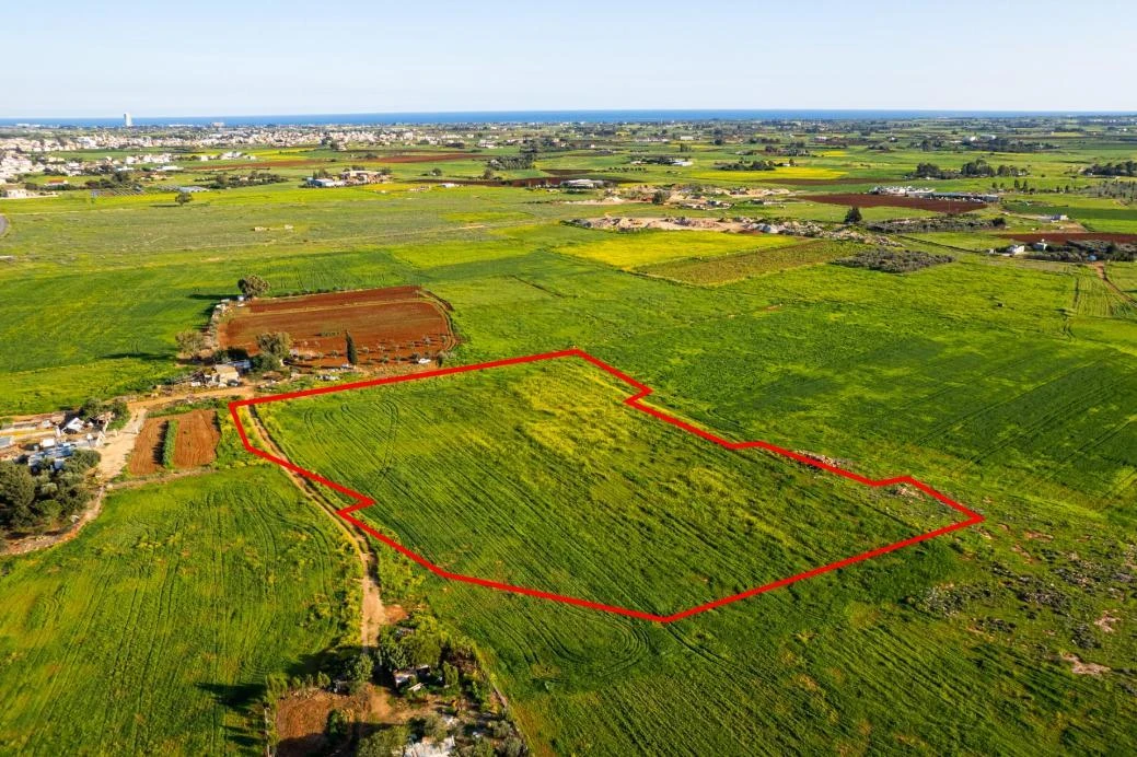 Shared agricultural field in Avgorou Famagusta, image 1