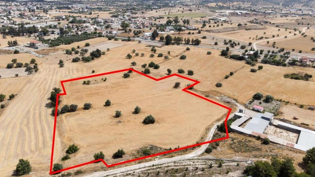 Shared residential field in Anglisides Larnaca, image 1