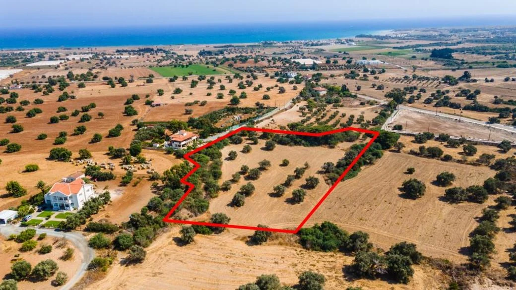Residential field in Mazotos Larnaca, image 1