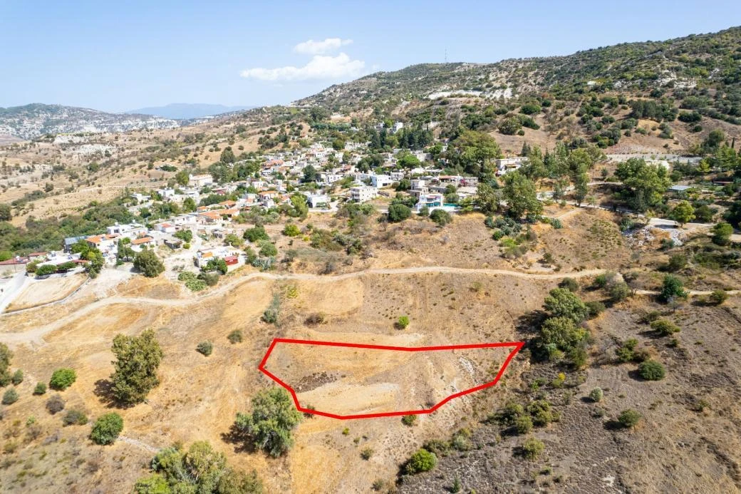 Residential field in Kelokedara Paphos, image 1