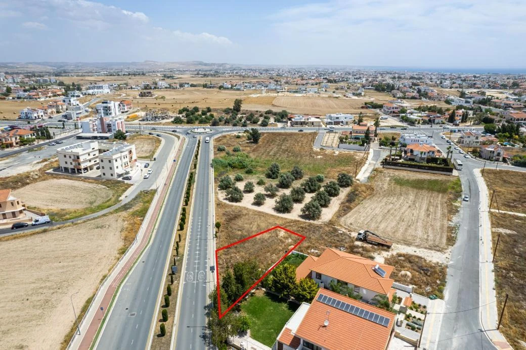 Residential field in Agios Fanourios Aradippou Municipality Larnaca, image 1