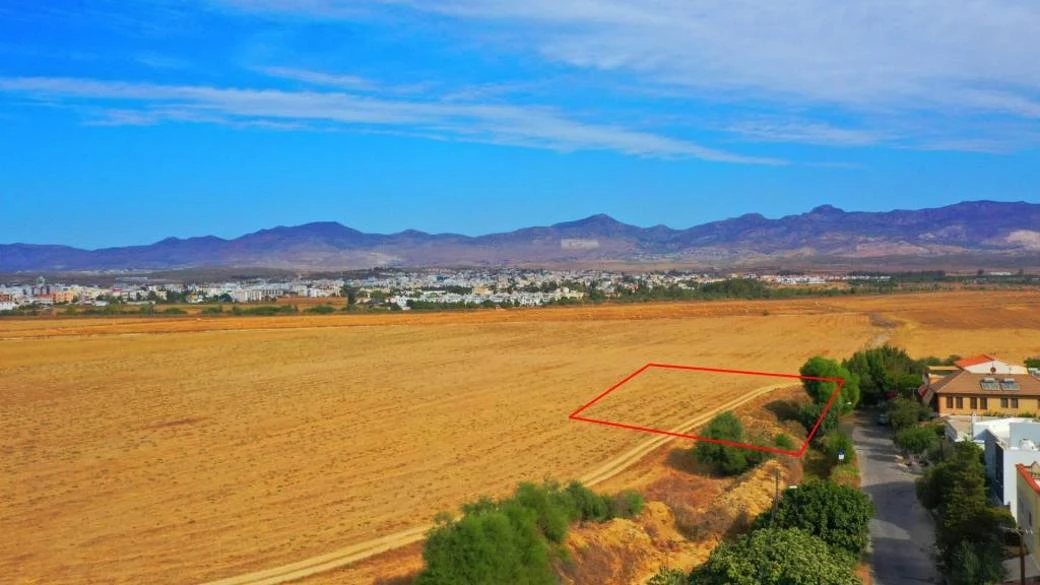 Residential field in Kaimakli Nicosia, image 1