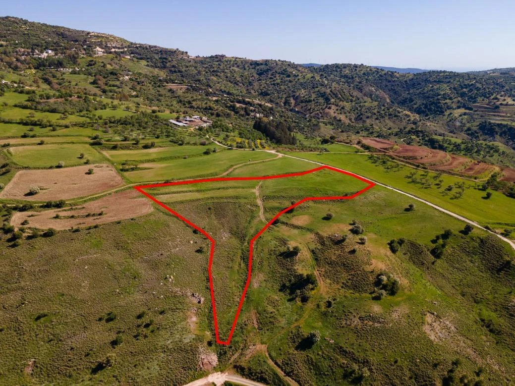 Residential field in Kelokedara Paphos, image 1