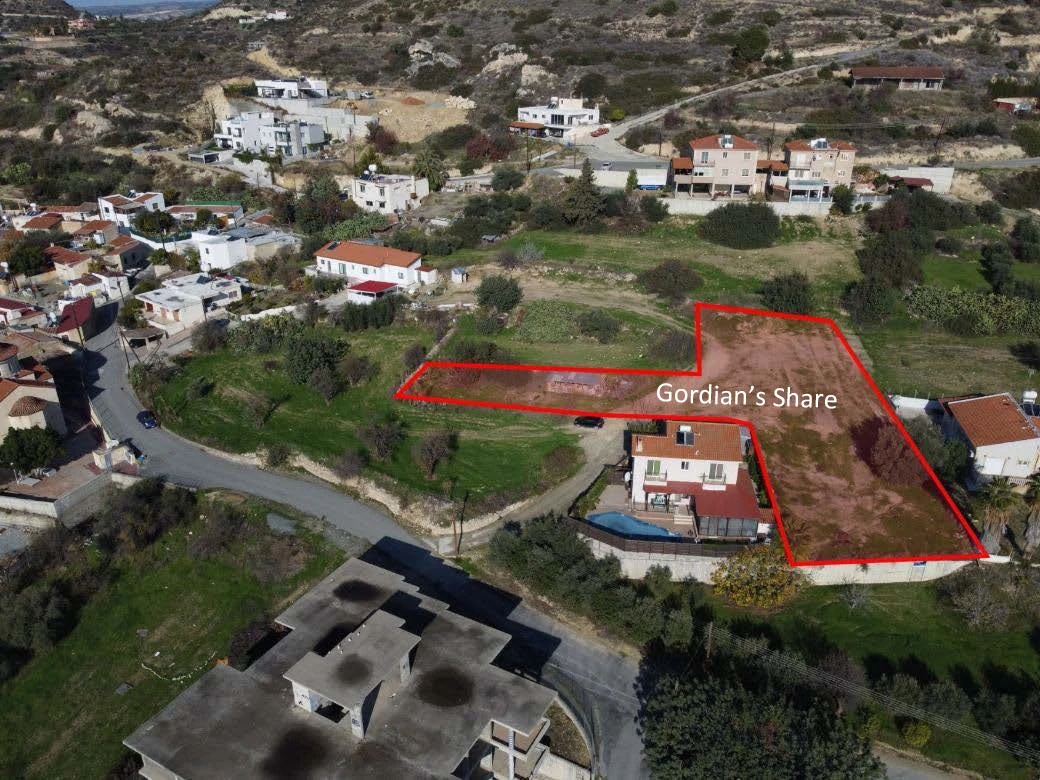 Shared residential field in Palodeia Limassol, image 1