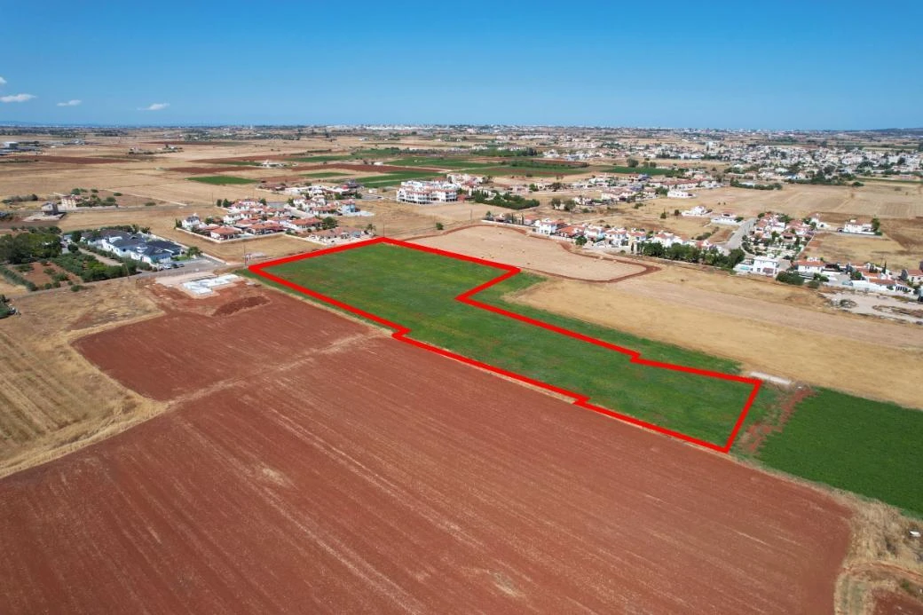 Shared field in Liopetri Famagusta, image 1