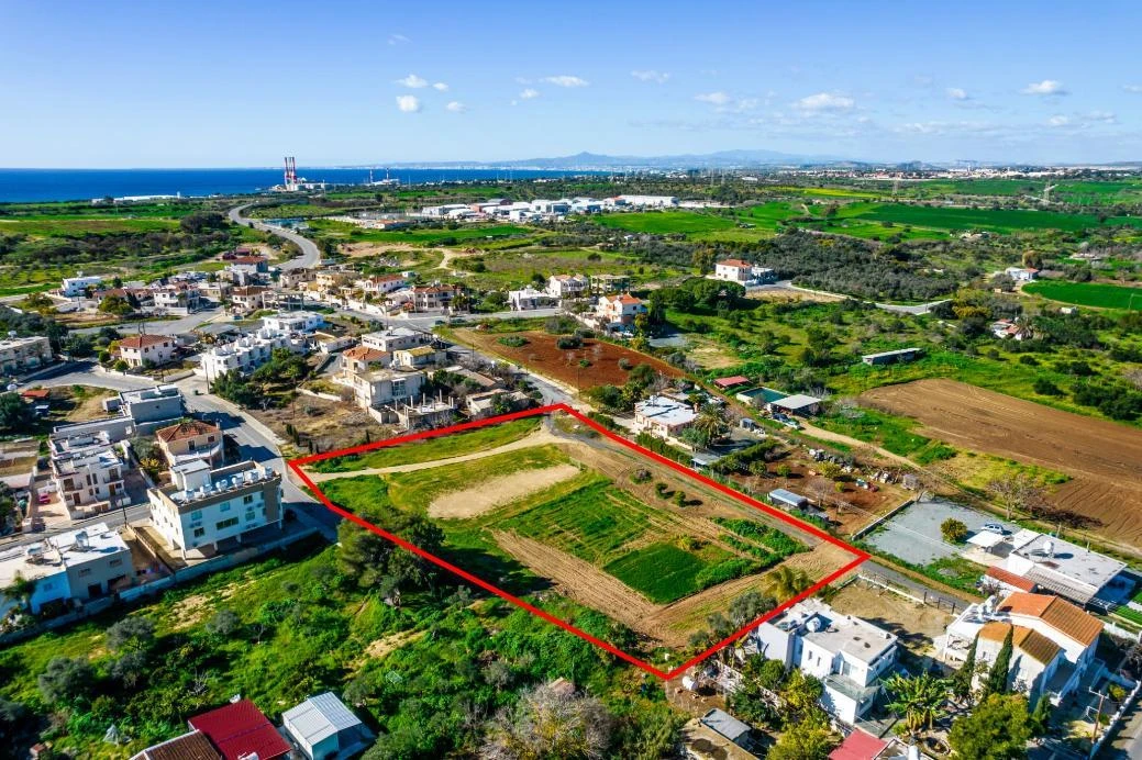 Shared residential field in Ormideia Larnaca, image 1