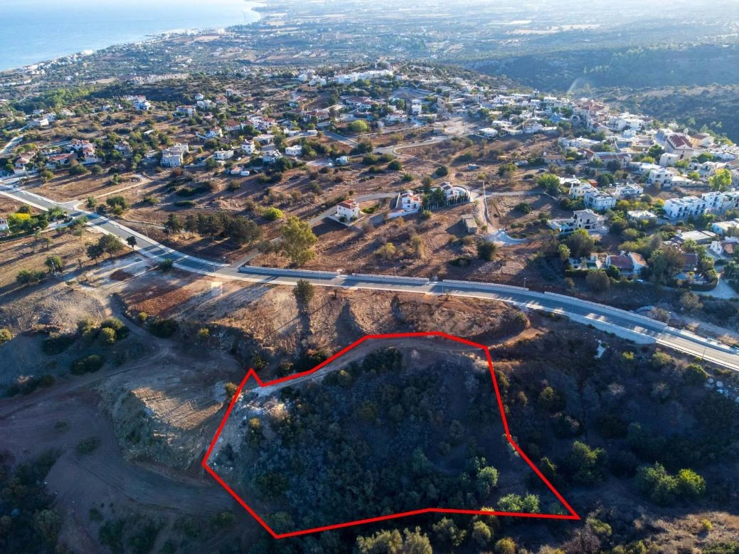Residential field in Neo Chorio Paphos, image 1