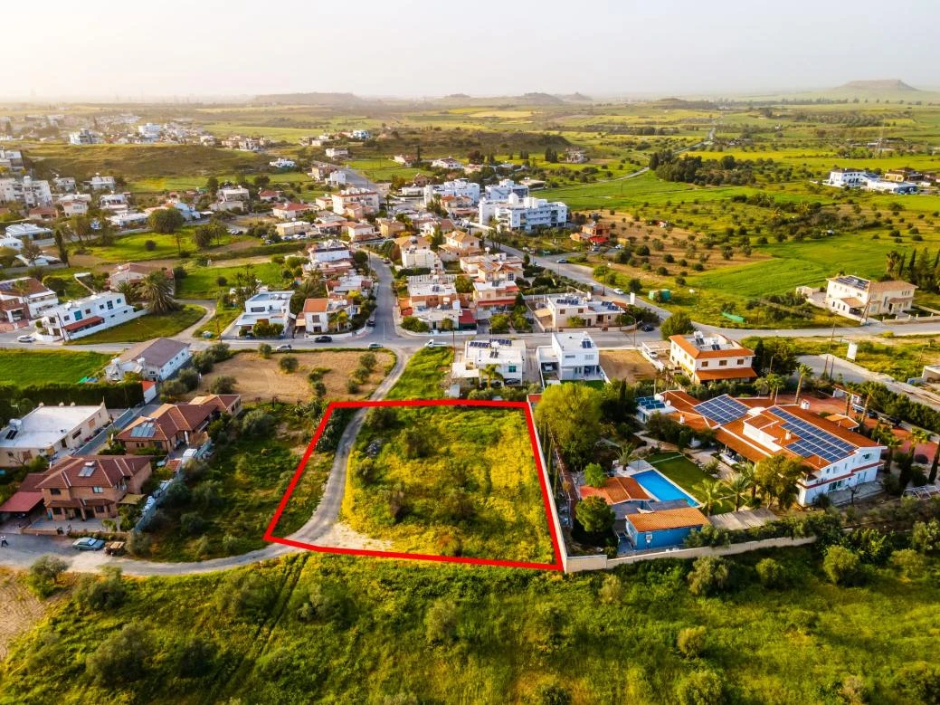 Residential field in Geri Nicosia, image 1