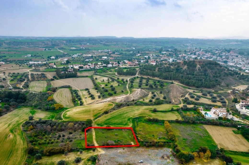 Residential field in Pera Nicosia, image 1