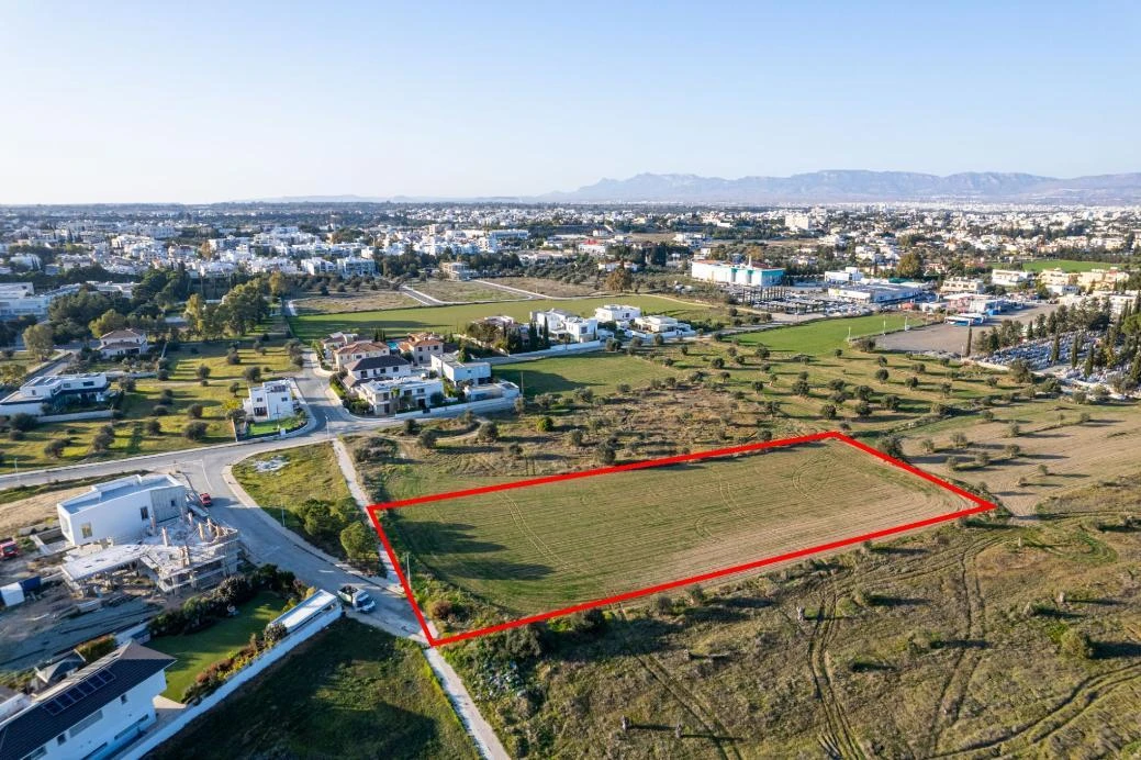 Shared residential field in Chryseleousa Strovolos, image 1