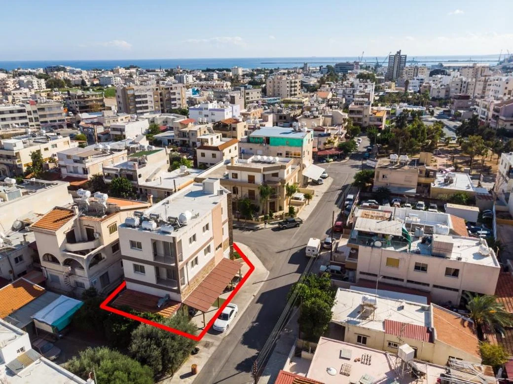 Mixeduse building in Omonoias Limassol, image 1