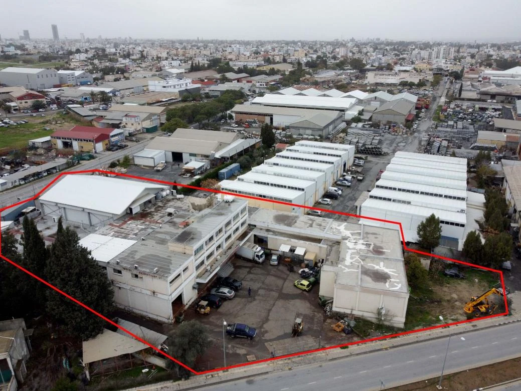 Threestorey industrial building in Kaimakli Nicosia, image 1