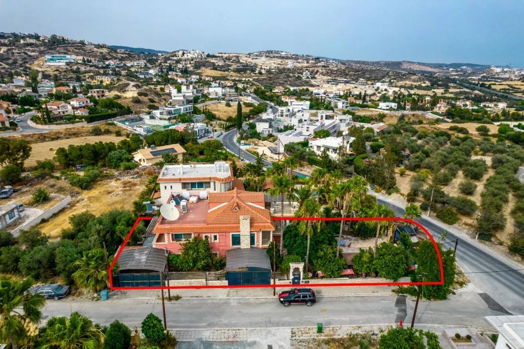 Twostorey house in Agios Tychonas Limassol, image 1