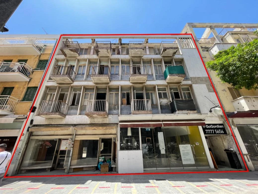 Mixeduse building in Trypiotis Nicosia, image 1