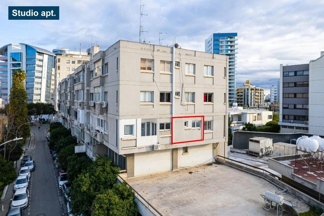Office converted into three residential units in Trypiotis Nicosia, image 1